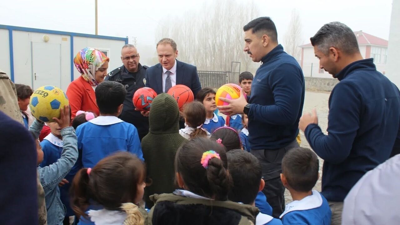 Kaymakam Koşansu: "Eğitime ve spora yatırım, geleceğe yatırımdır"