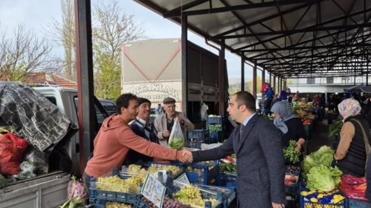 Kaymakam Mehmet Salih Uçar Yenipazar Halk Pazarında Vatandaşlarla Buluştu