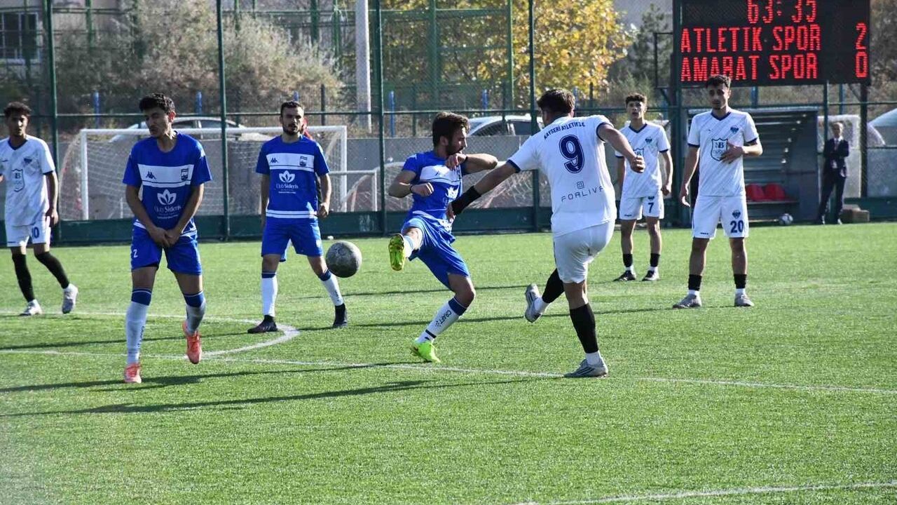 Kayseri Atletikspor 4-0'la Liderliğe Yükseldi