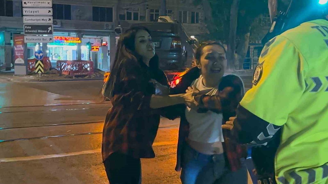 Kayseri'de Alkollü Yolcu Polisleri Zorladı