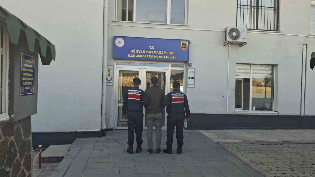 Kayseri'de aranan FETÖ üyesi G.E. Yakutiye Mahallesi'nde yakalandı