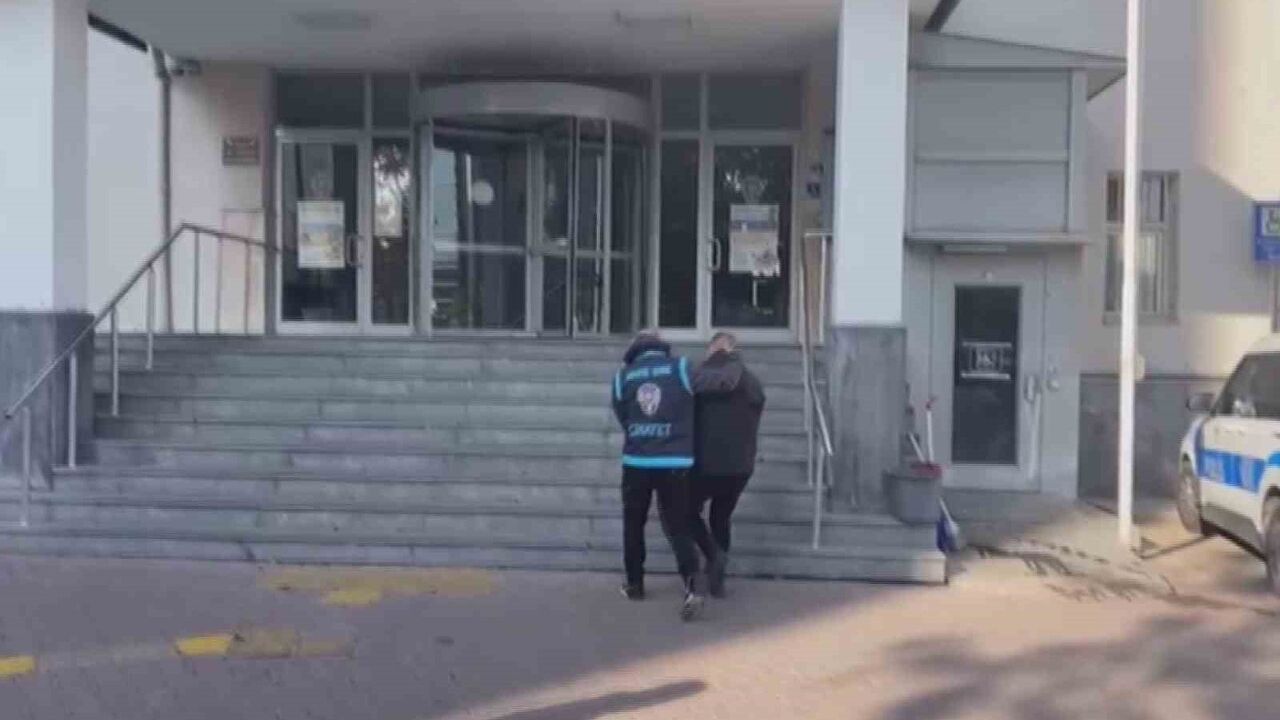 Kayseri'de Ebru Kekilli Sokak Ortasında Pompalı Tüfekle Öldürüldü