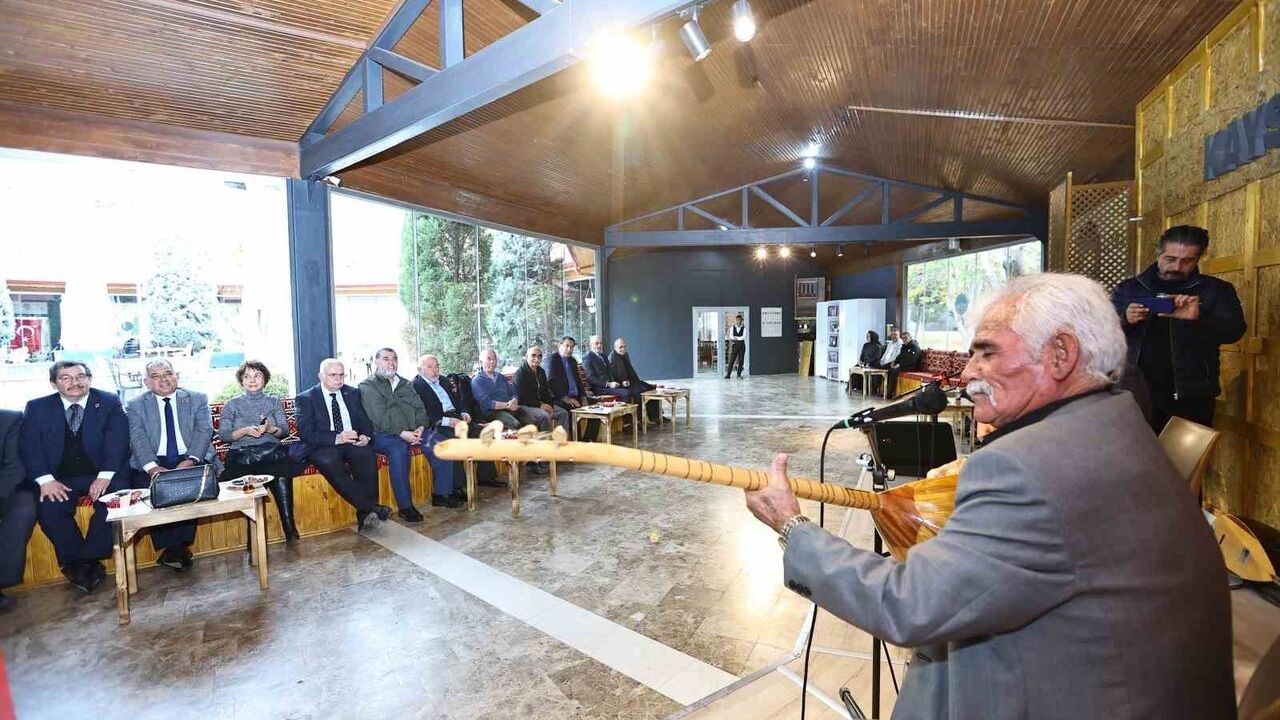 Kayseri'de Ozanlar 65 Yaş Üstü Muhtarlarla Buluştu