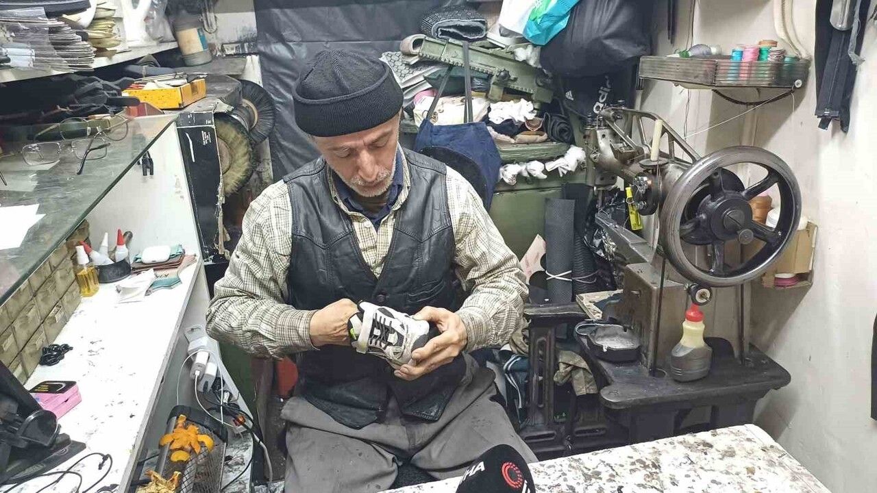 Kayseri'nin Hayırsever Ayakkabı Tamircisi Mehmet Uzboyalı