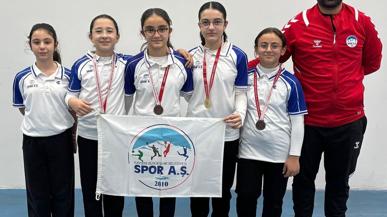 Kayseri Spor A.Ş., Cumhuriyet Kupası'nda 8 Madalya Kazandı