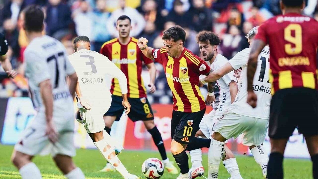 Kayserispor Evinde İlk Kez Yenildi: Gaziantep FK 3-0