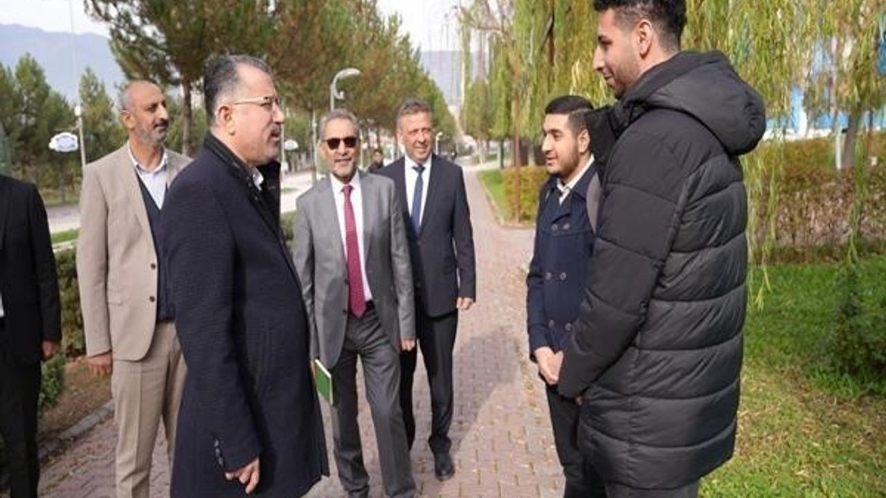 KBÜ Rektörü Fatih Kırışık Merkez Kampüste Yenileme ve Öğrenci Taleplerini İnceledi