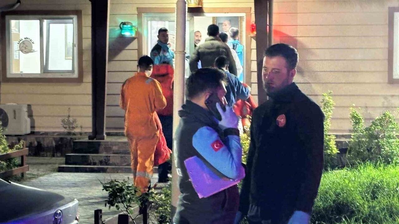 Kefken Açıklarında Gemi Yangını: 25 Mürettebat Kurtarıldı, Hastaneye Sevk Edildi