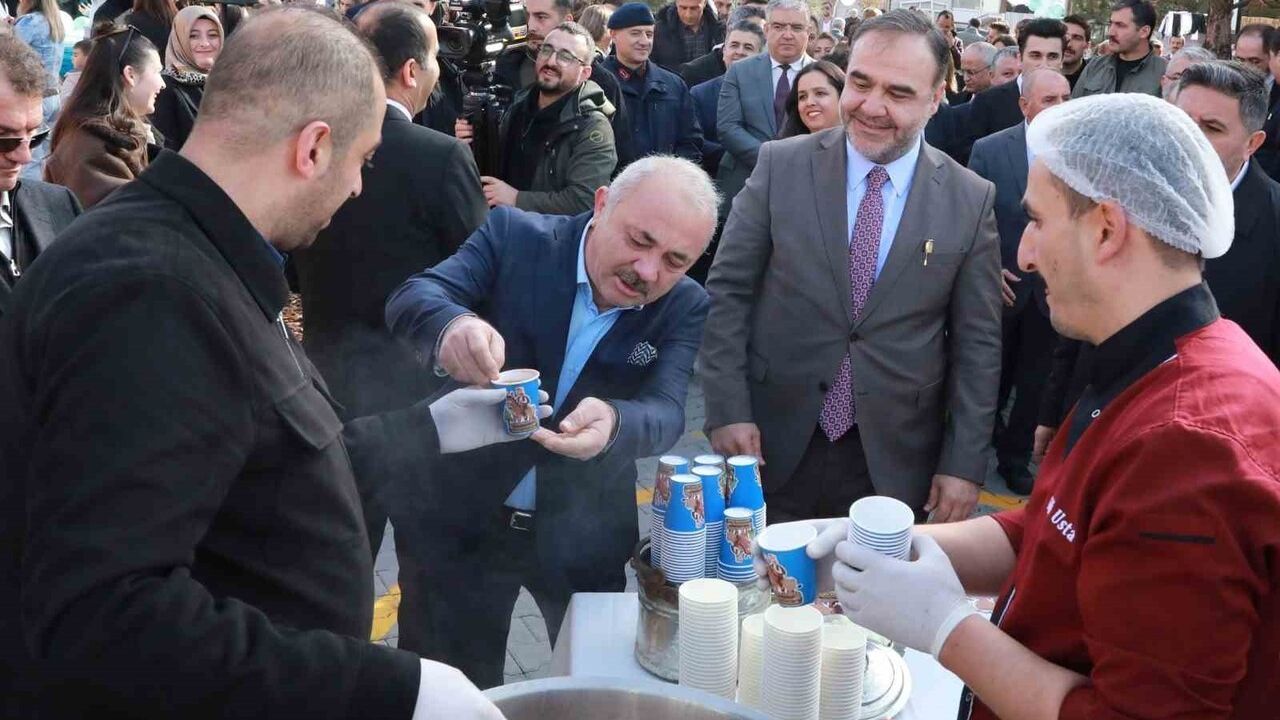 Keloğlan Tarhanası Çankırı'ya Gelenleri Büyüledi