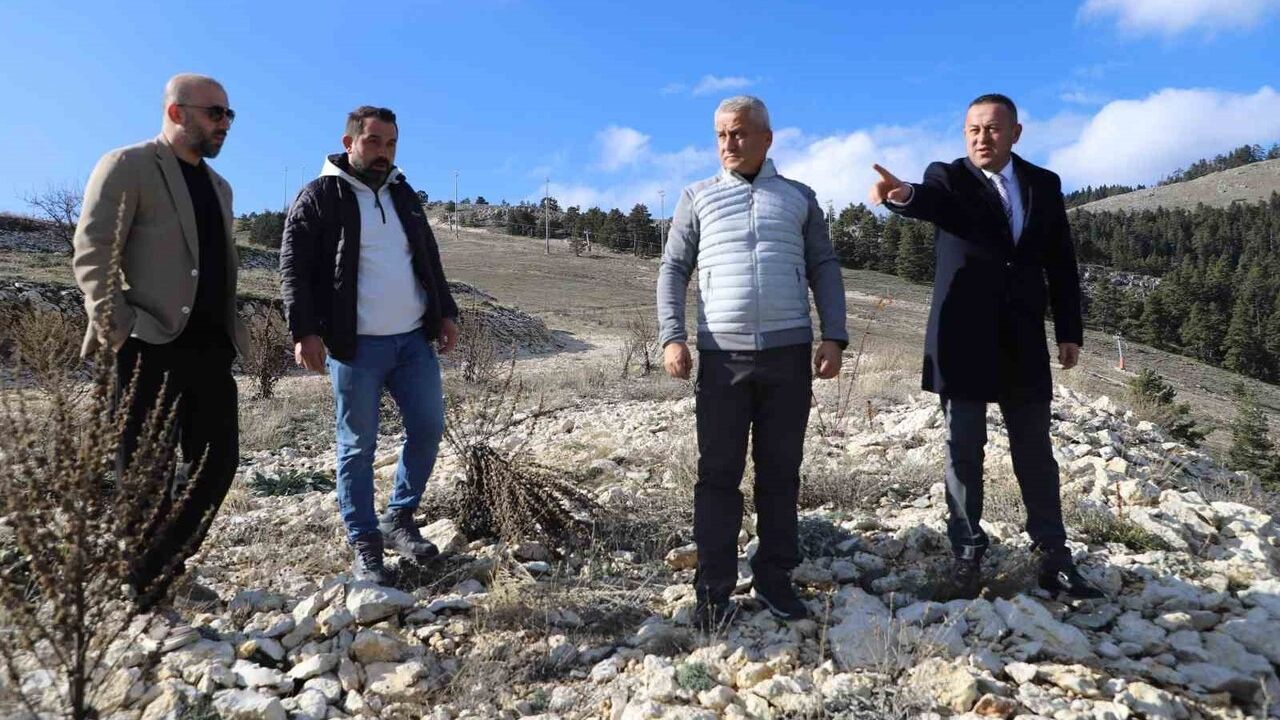 Keltepe Kayak Merkezi'nde Sezon Öncesi Hazırlıklar Yoğunlaşıyor