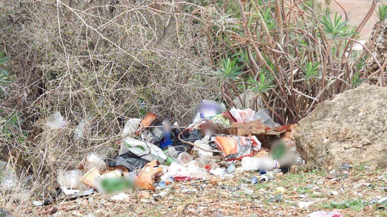Kepez'te Temizlik Seferberliği: Ali Uyaroğlu Caddesi'nden 80 Çuval Çöp Çıktı
