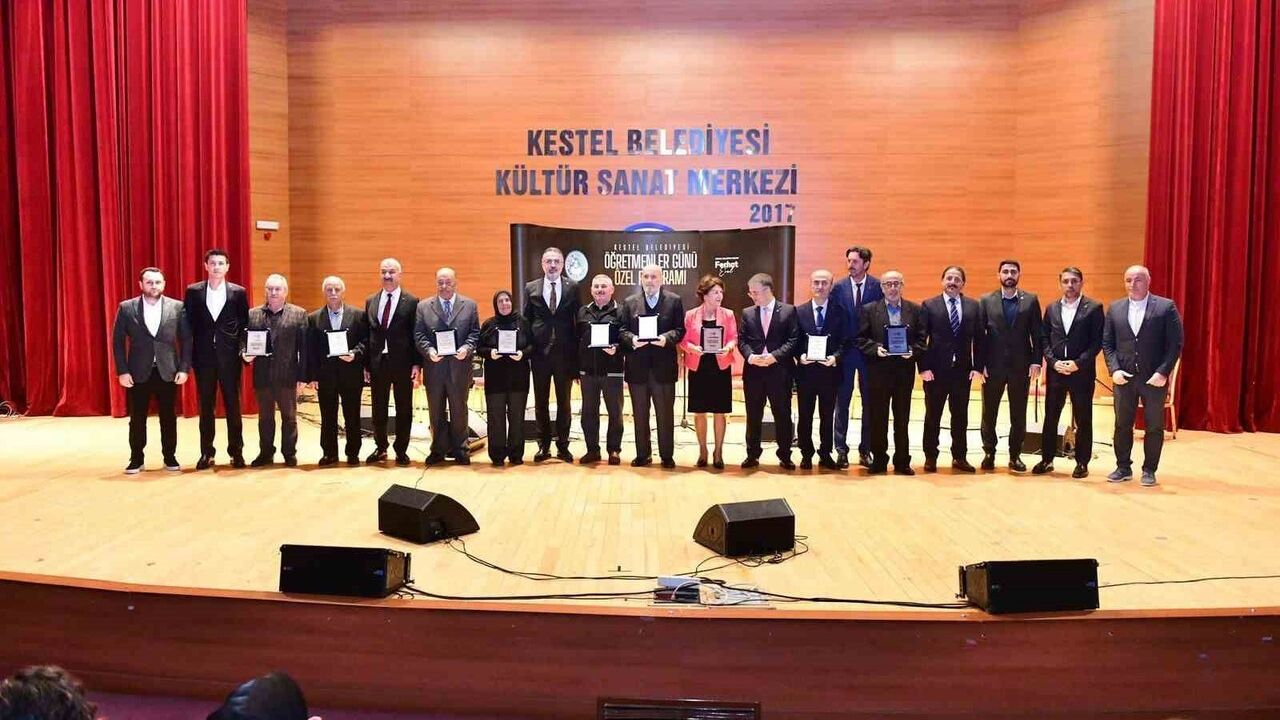 Kestel Belediyesi'nden Öğretmenlere Özel Türk Sanat Müziği Konseri