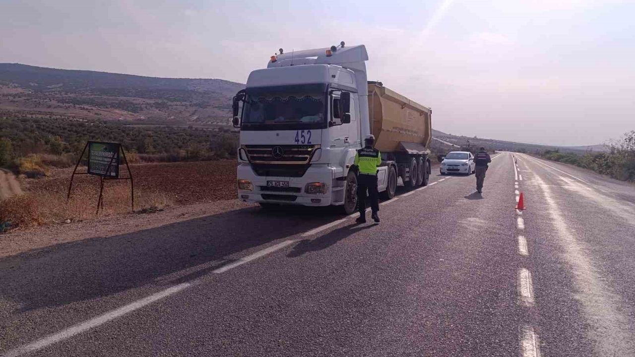 Kilis'te Yük Araçlarına Sıkı Tonaj ve Branda Denetimi