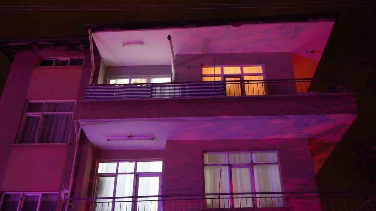 Kırıkkale'de Kardeş Kavgası Kanlı Bitti: Ağabeyini Bıçaklayarak Öldürdü