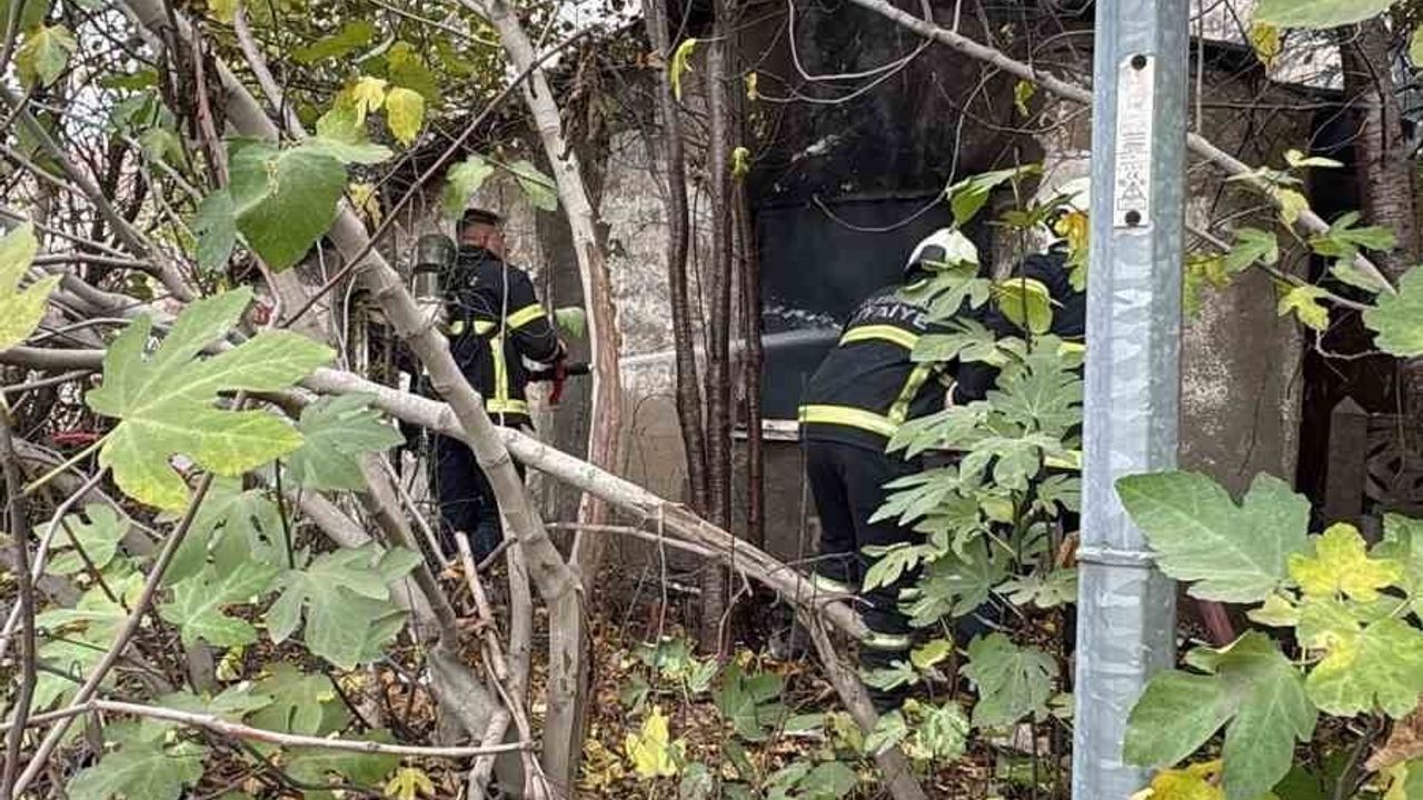 Kırklareli Lüleburgaz'ta Metruk Binada Yangın Söndürüldü