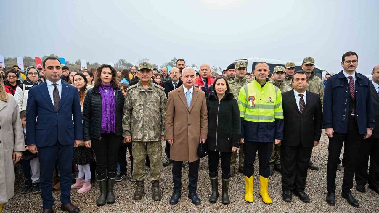 Kırklareli'nde 11 Kasım Millî Ağaçlandırma Günü'nde Fidan Dikimi