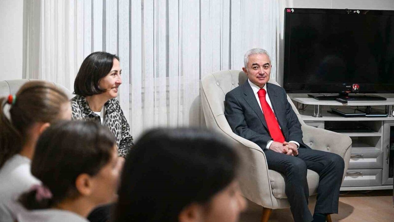 Kırklareli Valisi Uğur Turan'dan Sevgi Evlerine Ziyaret: Çocuklarla Buluştu