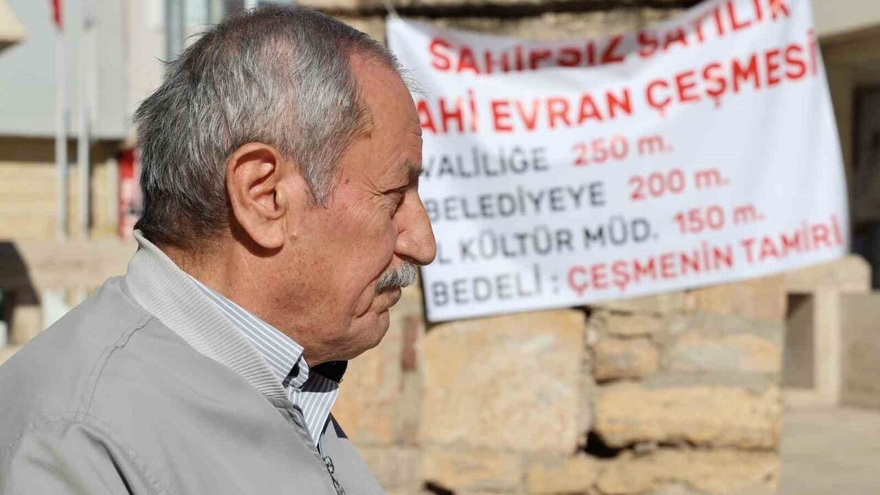 Kırşehir'de Ahi Evran Külliyesi'ndeki Tarihi Çeşme İçin Tek Kişilik Eylem