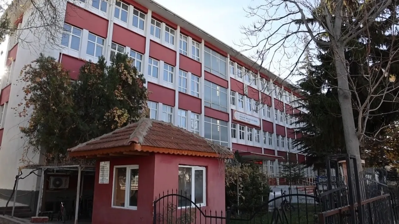 Kırşehir'de 'Askıda Kantin' Projesiyle Öğrencilere Destek