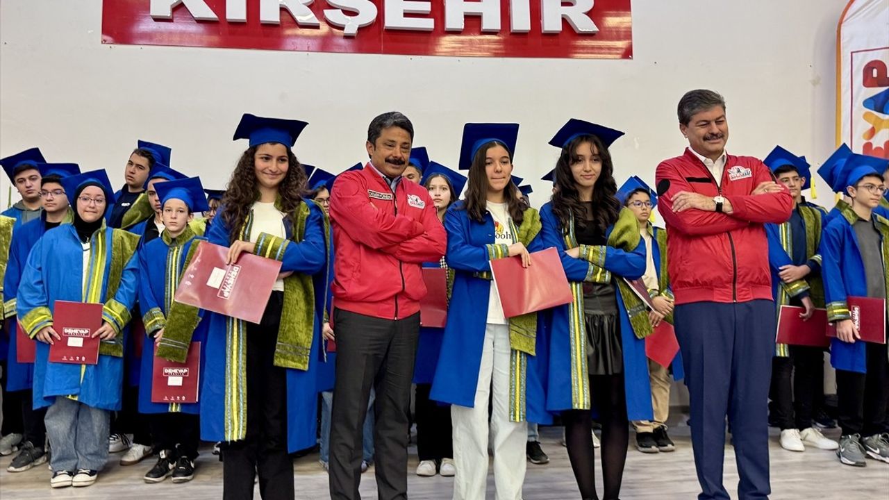 Kırşehir'de DENEYAP Atölyelerinden 51 Öğrenci Mezun Oldu