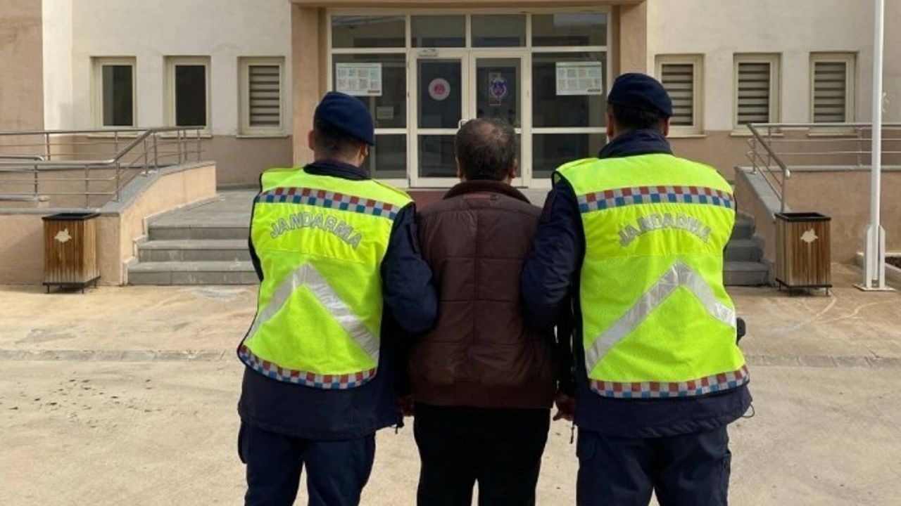 Kırşehir'de 'Dolandırıcılık' Zanlısı Jandarma-Emniyet Uygulama Noktasında Yakalandı