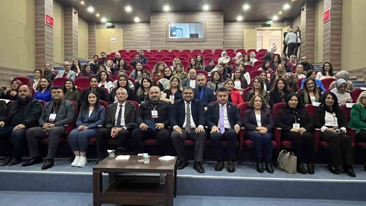 Kırşehir'de Kadın Çalıştayı: Kadına Şiddet Masaya Yatırıldı