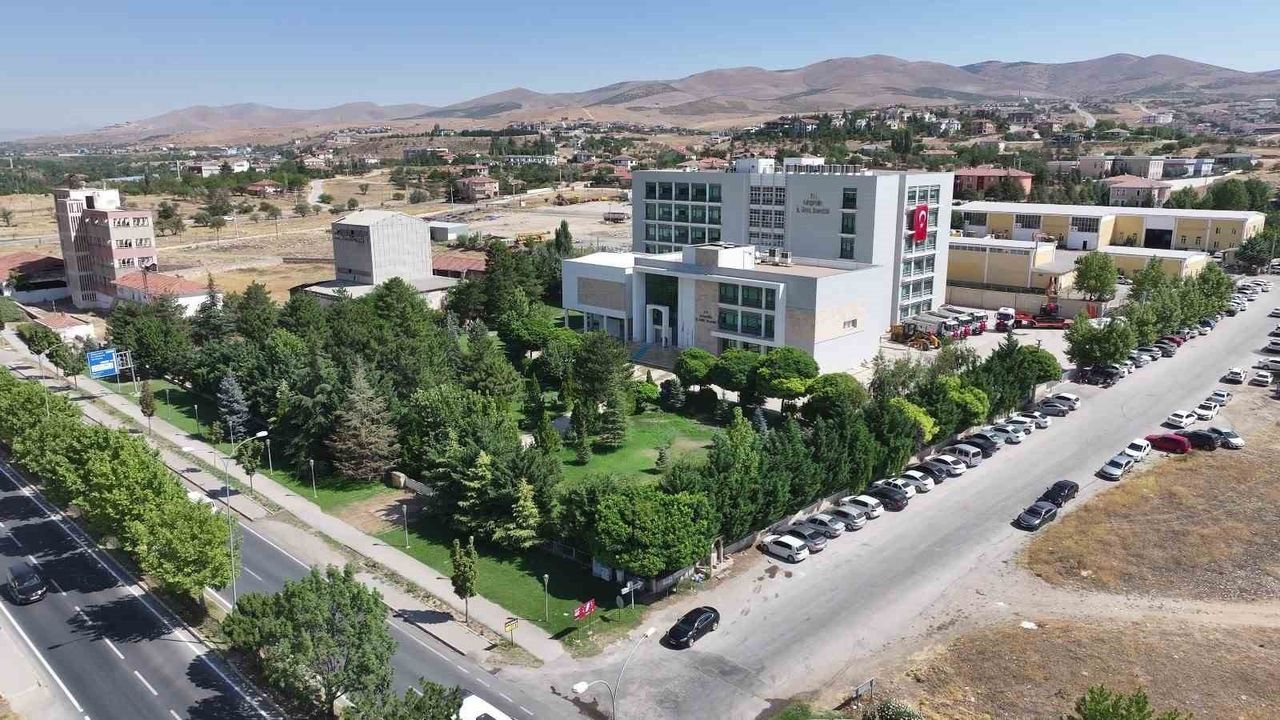 Kırşehir İl Özel İdaresi'ne Sayıştay'tan 2024 Raporu: Eksikler ve Usulsüzlükler