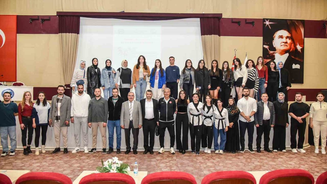 KMÜ'de 'Öğrencilik Hayatında Spor ve Tekvando' Etkinliği