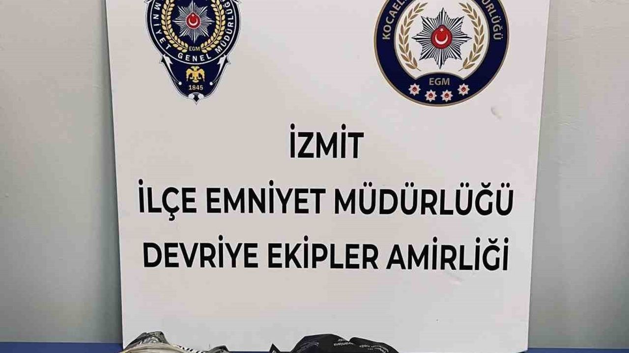 Kocaeli’de 4 Kişide 135,4 Gram Uyuşturucu Ele Geçirildi