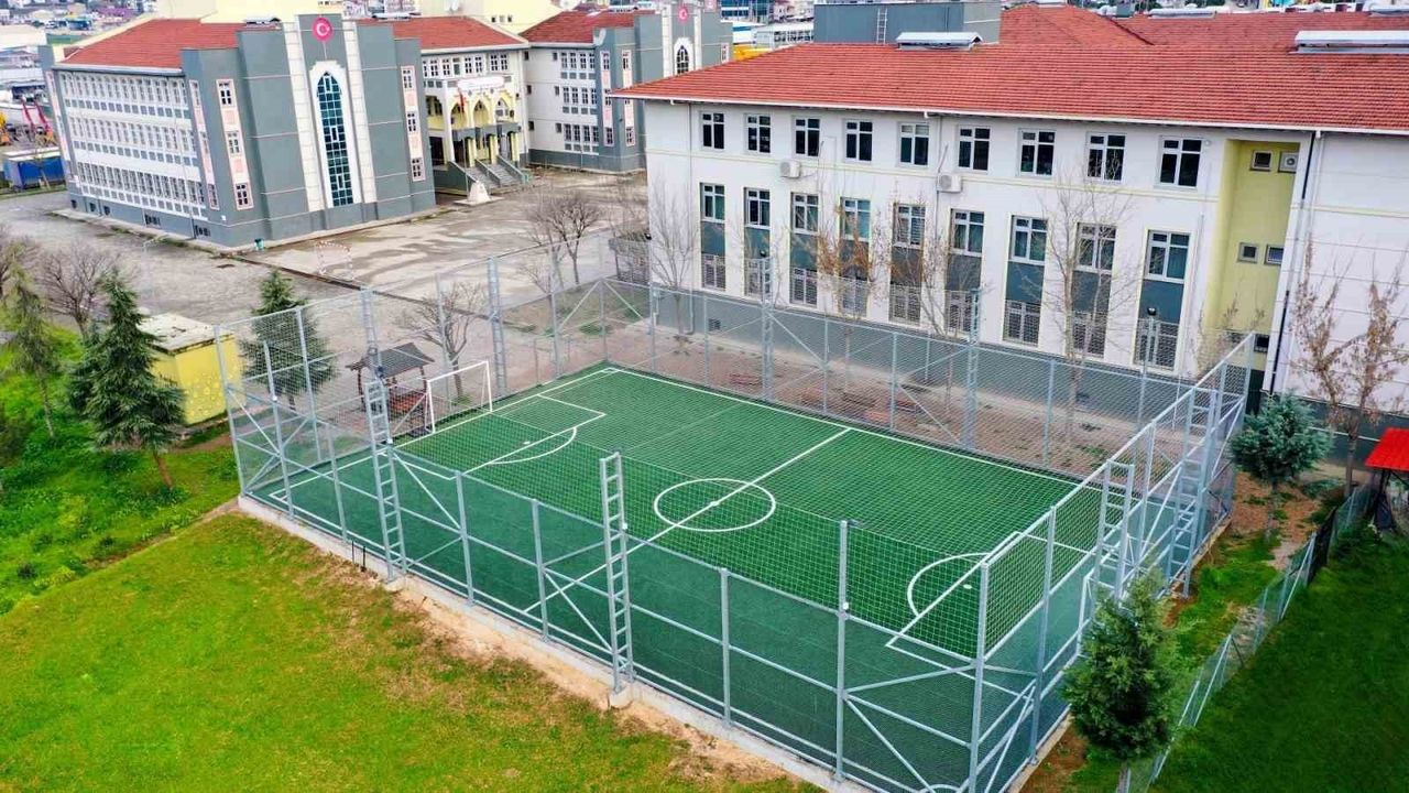 Kocaeli'de 6 İlçeye 12 Yeni Kırsal Futbol Sahası