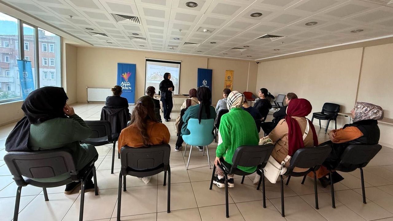Kocaeli'de Kadınlara Afet Bilinci Eğitimi: 378 Kişiye Ulaşıldı