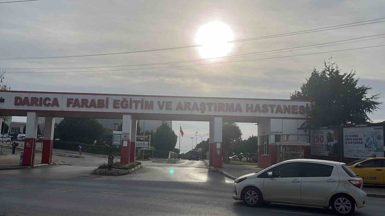 Kocaeli'de Özel Lisede Gıda Alarmı: 14 Öğrenci Hastaneye Kaldırıldı