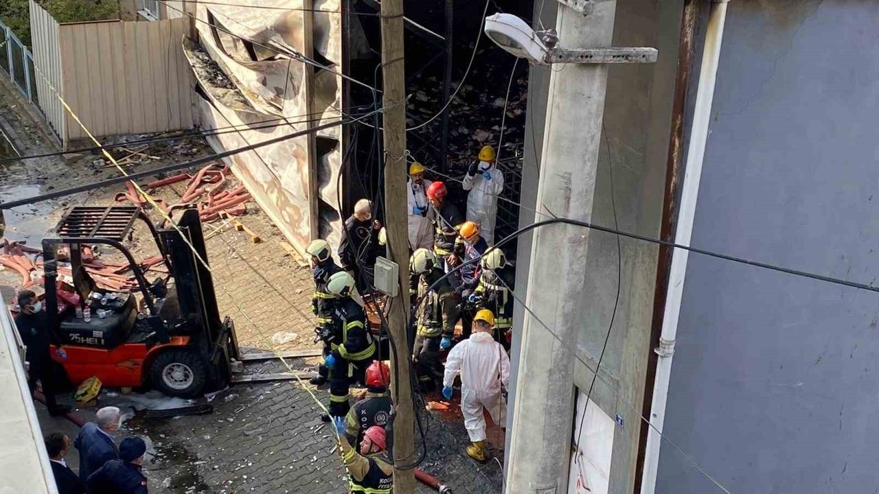 Kocaeli Dilovası'nda Parfüm Dolum Tesisinde Yangın: 6 Ölü