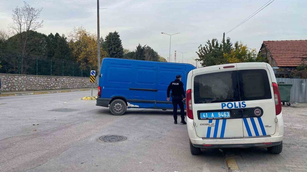 Kocaeli Körfez'de Panelvan ile Motosiklet Çarpıştı: 1 Yaralı