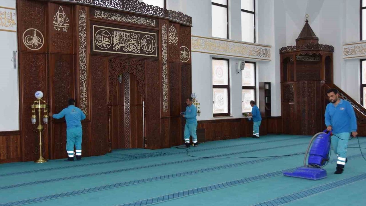 Kocasinan’da Cami Temizlik Seferberliği: Gül Suyu ile Hijyen ve Huzur