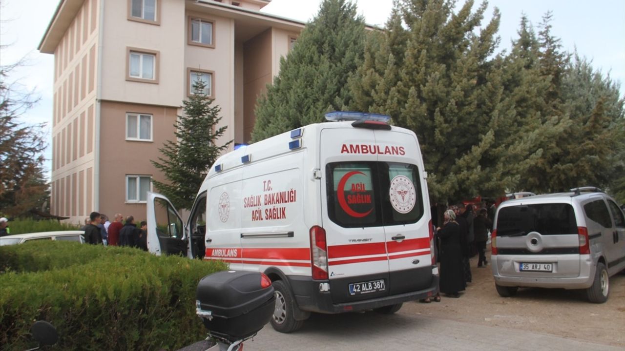 Konya Beyşehir'de 4 Katlı Binada Yangın: Bir Kadın Yaralandı