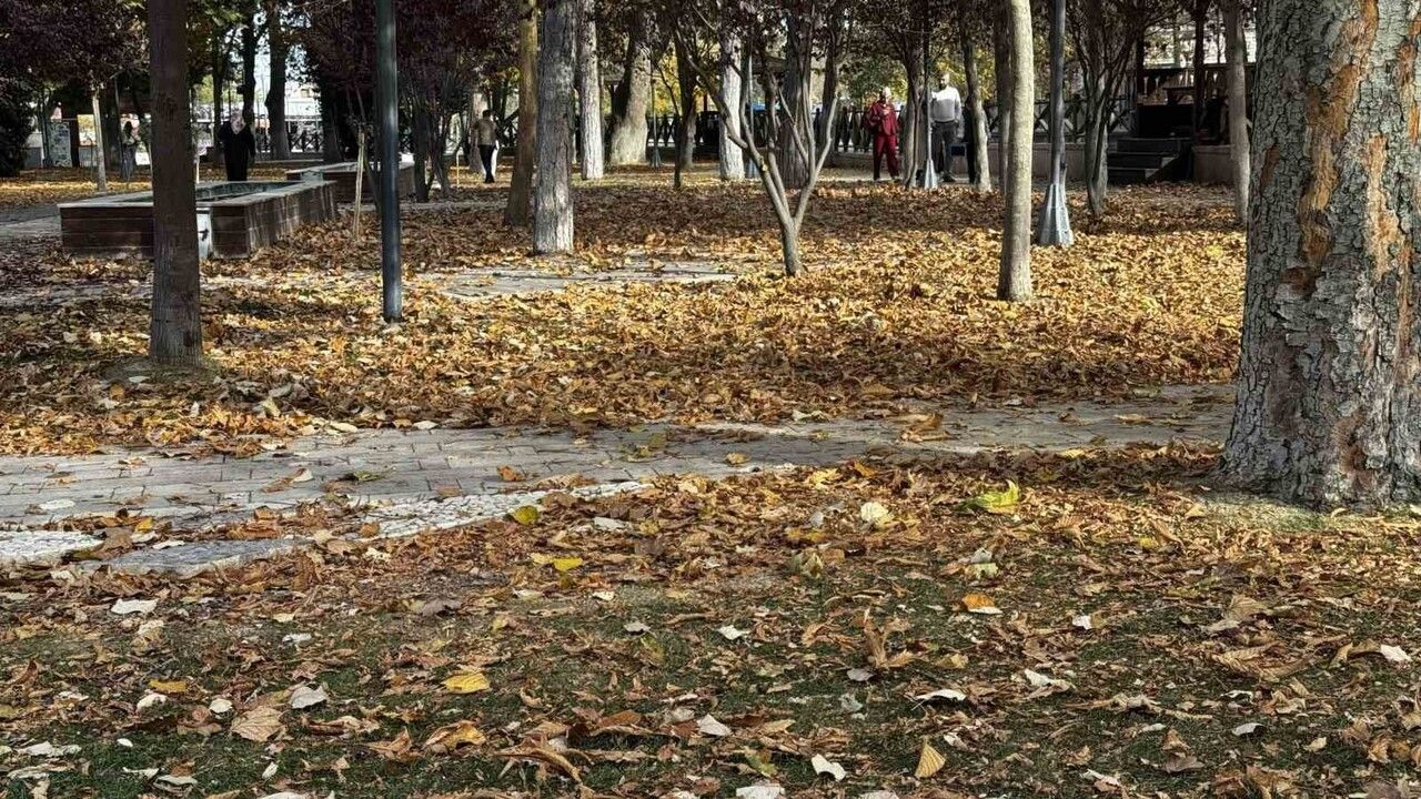 Konya'da Meram'a Hafta Sonu Akını: Tarihi Meram Köprüsü Sonbaharda İlgi Odağı