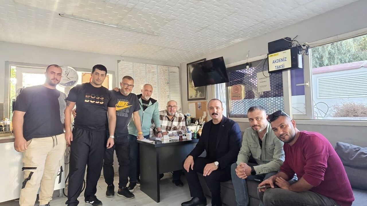 Konyaaltı Belediye Başkanı Cem Kotan, ulaşım esnafının taleplerini dinledi