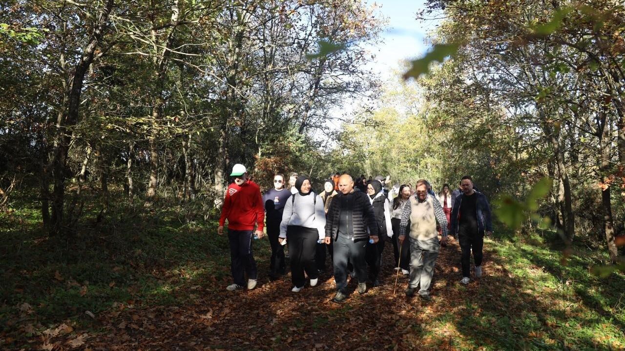Körfez'de Öğrencilerle Doğa Yürüyüşü — Şener Söğüt Katıldı
