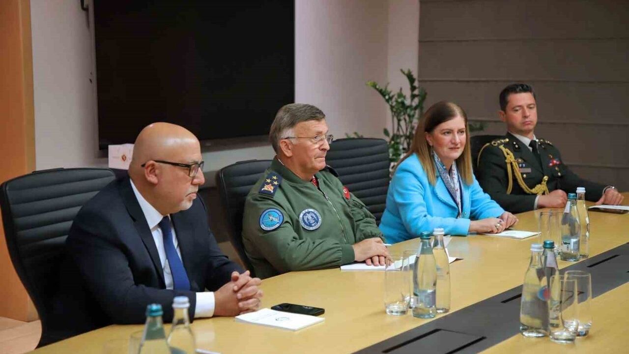 Korgeneral Kadıoğlu Tiflis'te Geladze ile Görüştü: C-130 Kazasına Teşekkür