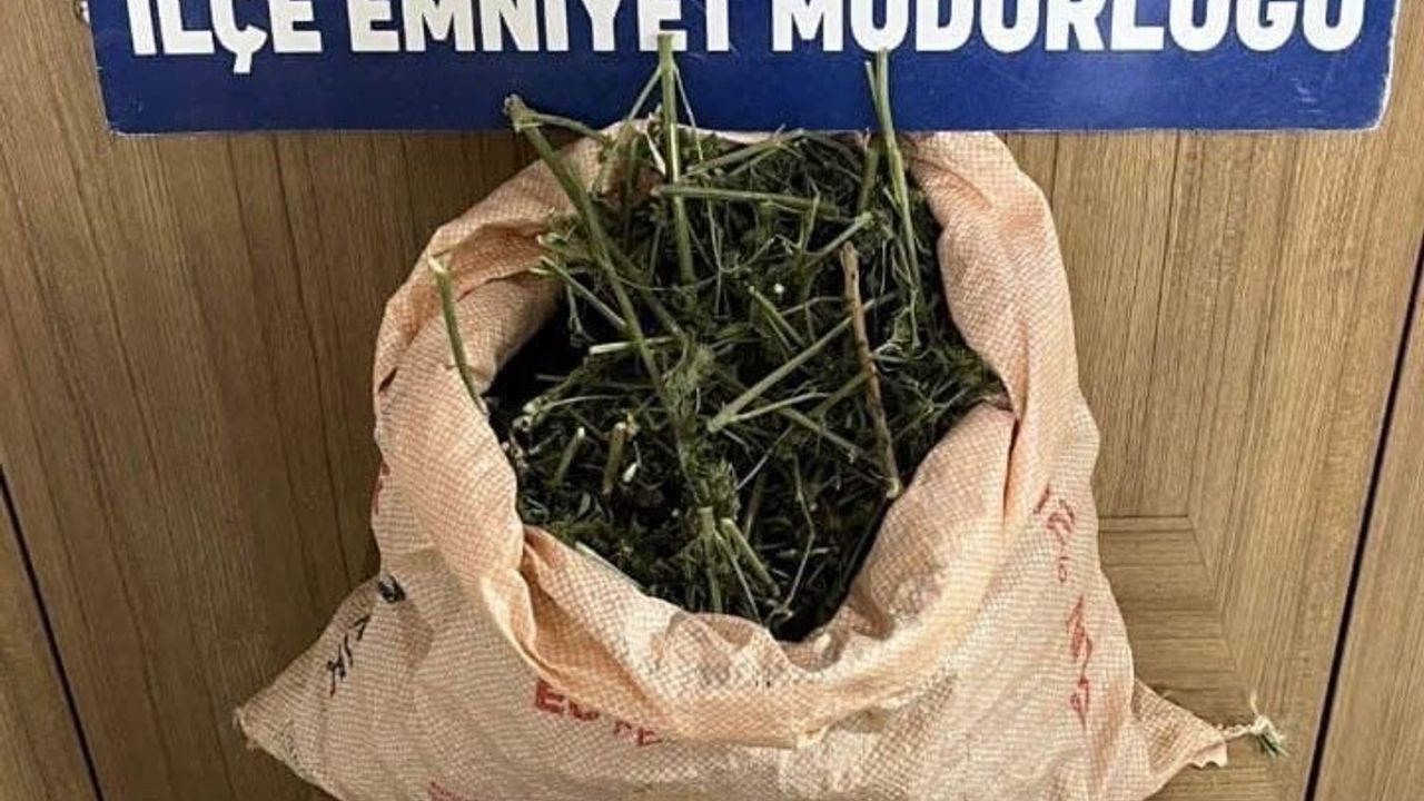 Kurtalan'da 'dur' ihtarına uymayan 3 kişide 1 kilo 400 gram uyuşturucu ele geçirildi