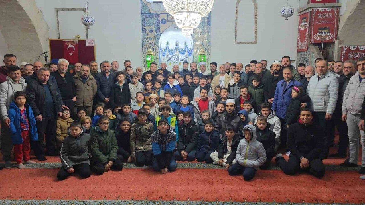 Kütahya'da 'Gençler Camide, Alınlar Secdede' Sabah Namazı Buluşması