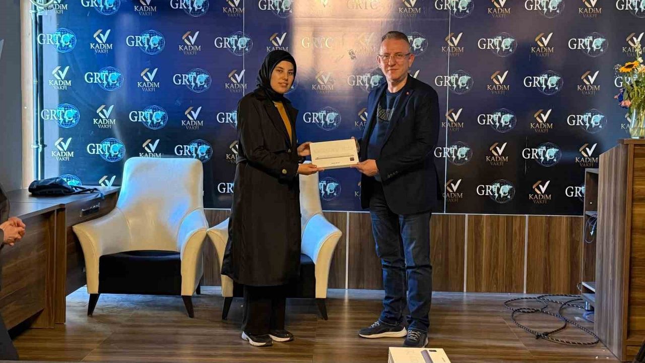 Kütahya'da GRTC'den 15 Öğrenciye Tablet Desteği