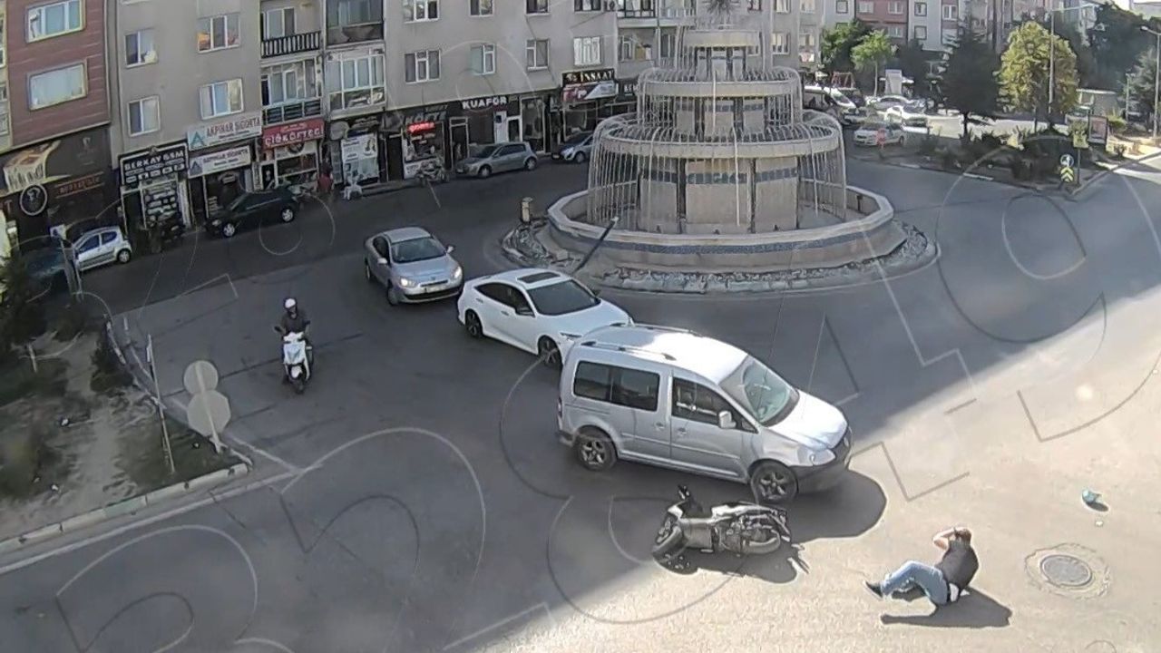 Kütahya’da İki Motosiklet Kazası Kameralara Yansıdı