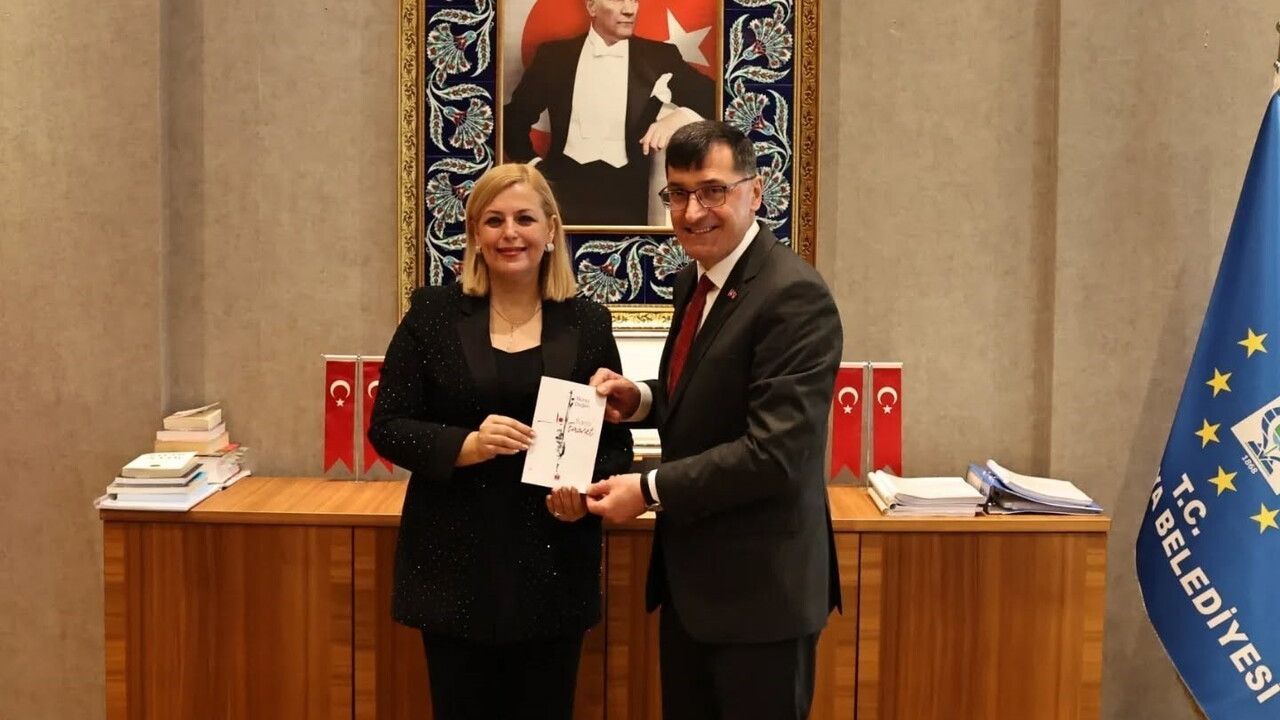 Kütahya'da Kültüre Destek: Başkan Kahveci, 'Bana Emanet' Yazarı Nuray Doğan'ı Ağırladı