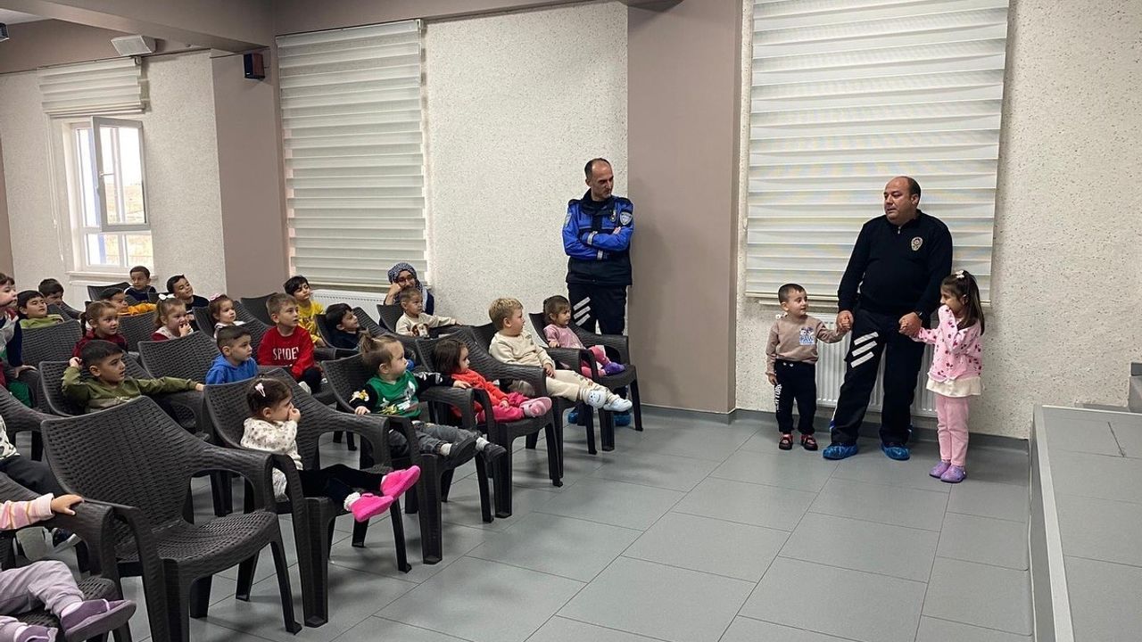 Kütahya'da Miniklere Suçtan Korunma Eğitimi