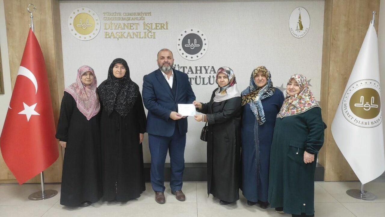 Kütahya'da Sultan Vahdettin Han Kur’an Kursu 'Hediyem Kur’an Olsun' İçin 129 Kur’an Bağışı