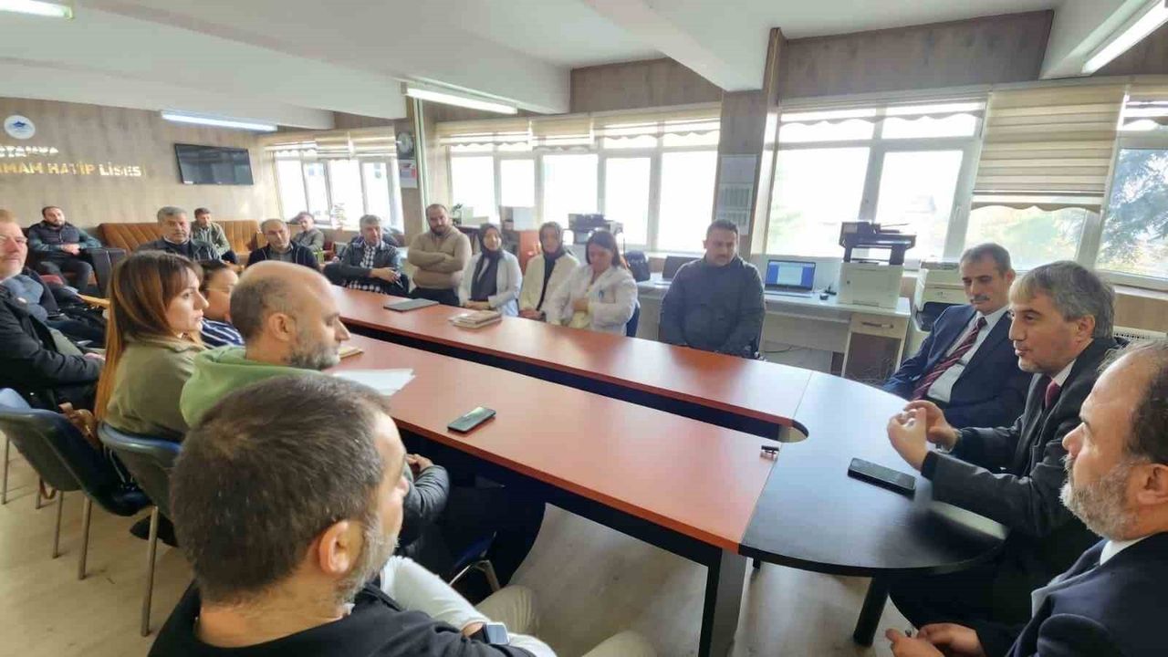 Kütahya İl Millî Eğitim Müdürü Mustafa Yılmaz Öğretmenlerle Buluştu