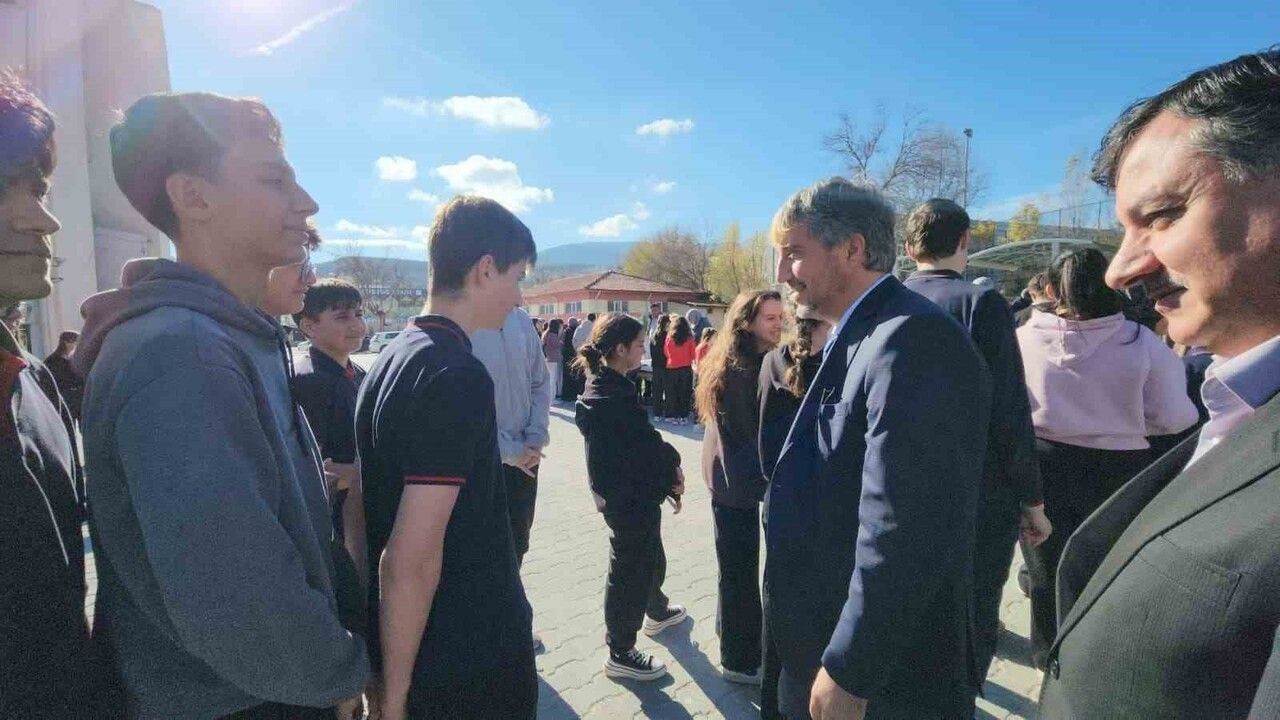 Kütahya Kılıçarslan Anadolu Lisesi'nden 'Gazze İçin Seferber' Hayır Çarşısı