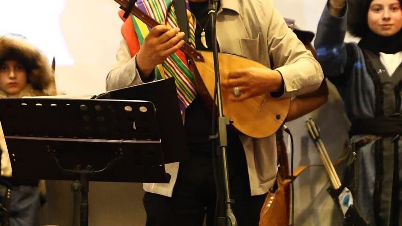 Kütahya Ülkü Ocakları: 'Türk’ün Tarihi' Konferansı ve Konser Gecesi